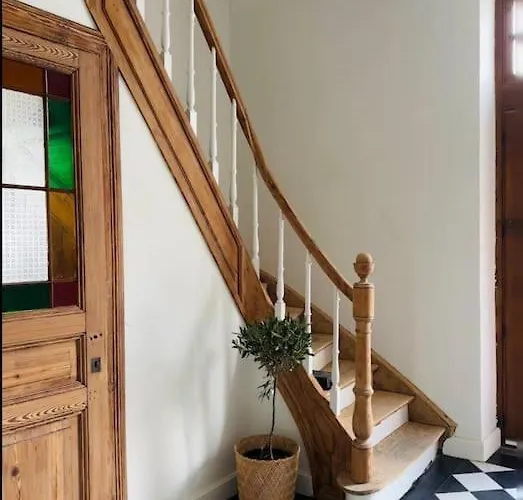 Hébergement de vacances Maison Comtale Rochefort