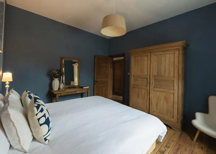 Hébergement de vacances Maison Comtale Rochefort